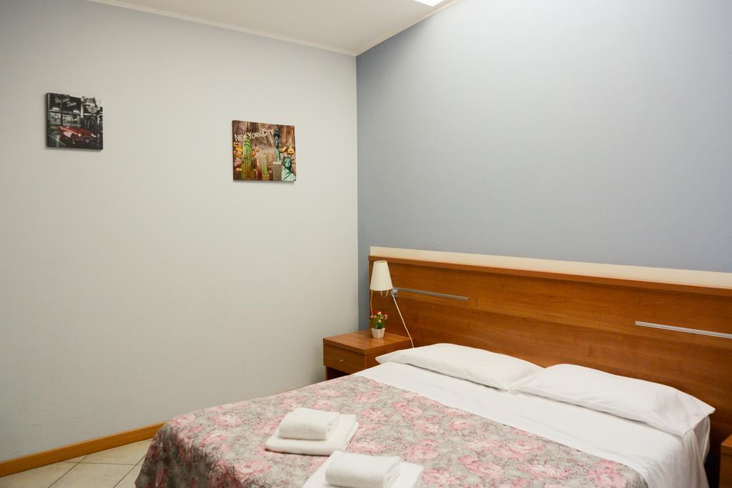 Albergo Meuble Abatjour Mantua Exterior foto