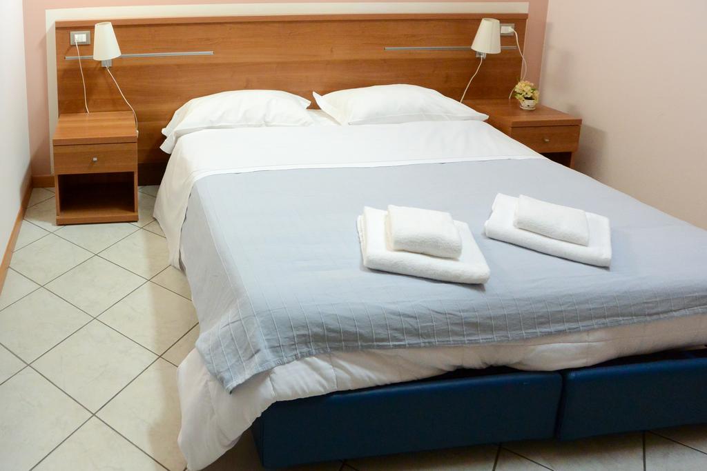 Albergo Meuble Abatjour Mantua Exterior foto