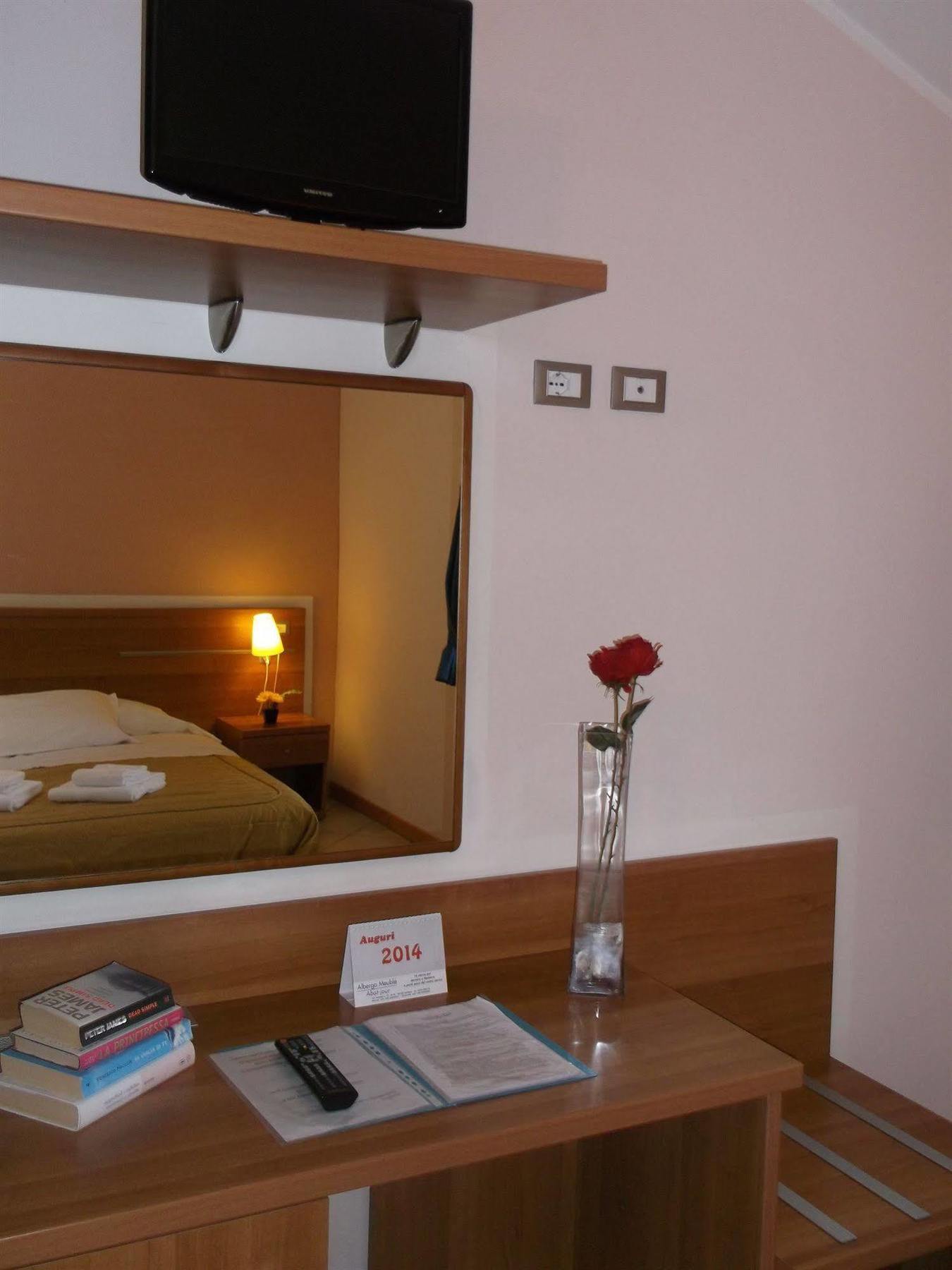 Albergo Meuble Abatjour Mantua Exterior foto